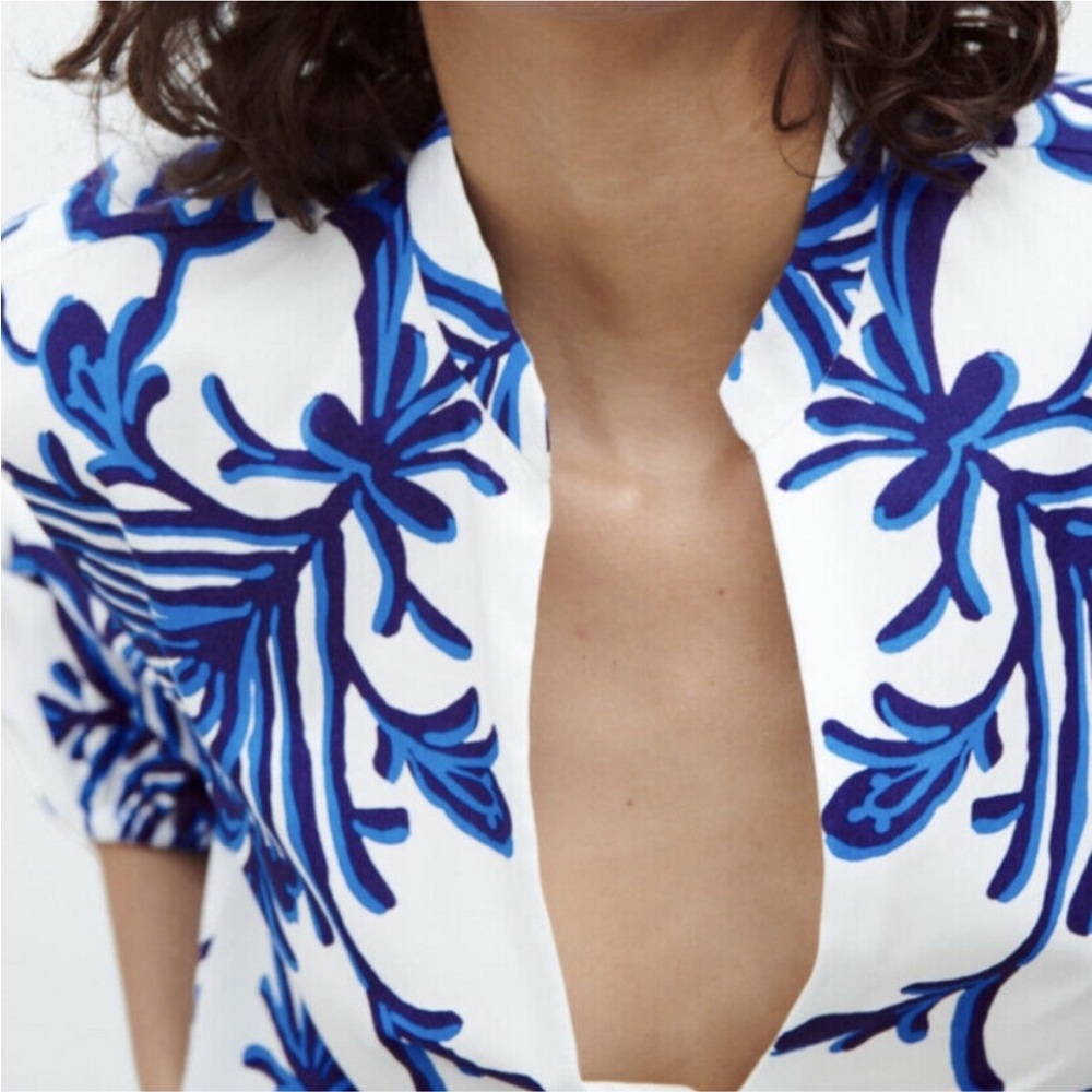 Zara Blue and White Graphic Blouse with Mandarin Collar Size Large - Picture 3 of 8